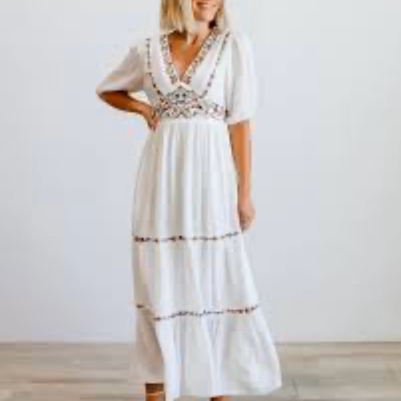 Santa Fe embroidery maxi dress - Picture 3 of 5